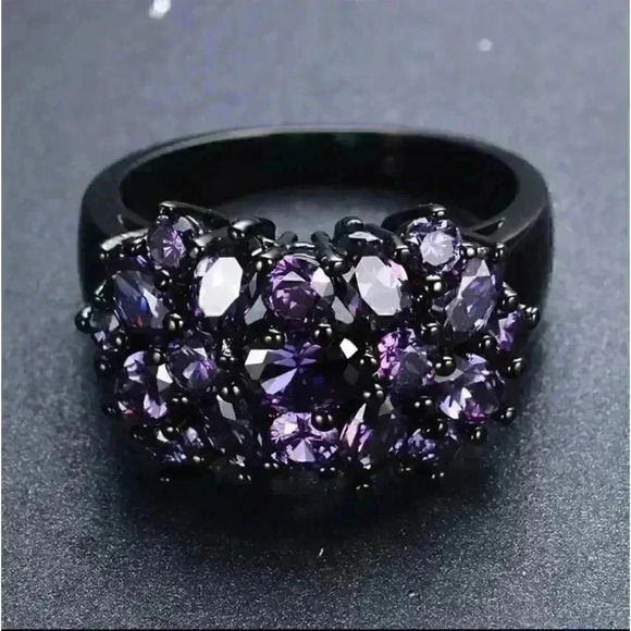 Black Gold Filled Flower's Ring - Picture 2 of 9